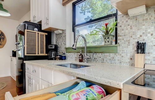 West Melbourne House | The Oasis: a tropical tiny home. Your secluded piece of paradise.