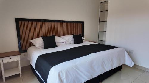 Mahikeng House | The Pebbles