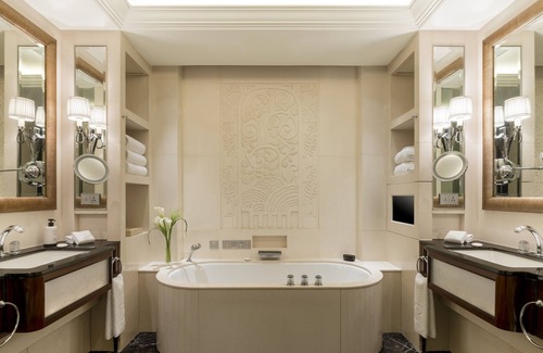 Downtown Shanghai Hotel | The Peninsula Shanghai