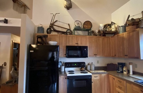 Paradise Valley House | The Rancher’s Cabin: restful & historic