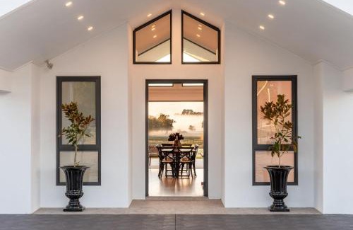 Burradoo House | The Riverside House