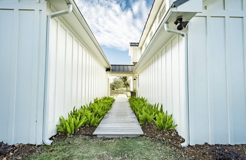 Columbus House | The Sage Farmhouse- A modern farmhouse on 27 acres just 25 mins from Round Top