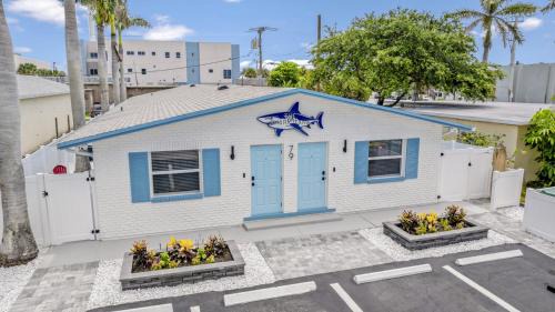 Cocoa Beach Apartment | The Shark Tank Cocoa Beach - Margaritaville, Downtown, 5-Min Walk to Beach, Shops & Bars