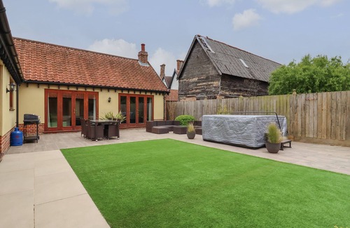 Diss Cottage | The Stables at Hall Barn