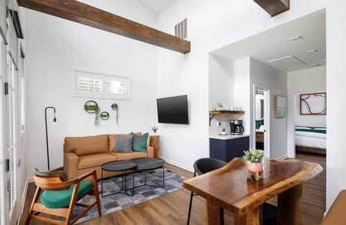 Greenville - Spartanburg Apartment | The Station by Compo Hotels