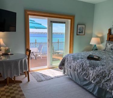 Central Lake Hotel | The Torch Lake Bed and Breakfast