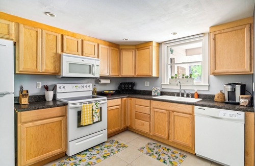 Southern Pines Condo | The Wanderlust Bungalow on May - Walking Distance to Downtown Southern Pines!