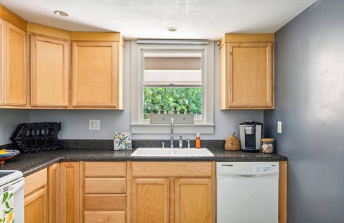 Southern Pines Condo | The Wanderlust Bungalow on May - Walking Distance to Downtown Southern Pines!