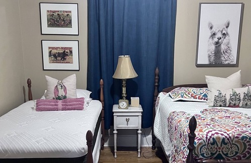 Durants Neck Cottage | The Windmill House Belvidere NC with NEW Starlink Wifi!