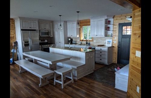 Hayward House | The Wolf Den @ Grindstone Lake