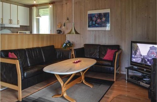 Bjerregaard House | Three-Bedroom Holiday Home In Hvide Sande