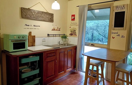 Kalimna Ski Chalet | TimberLoo Cottage 6 (1 Queen Bed) SPA & Wood Stove