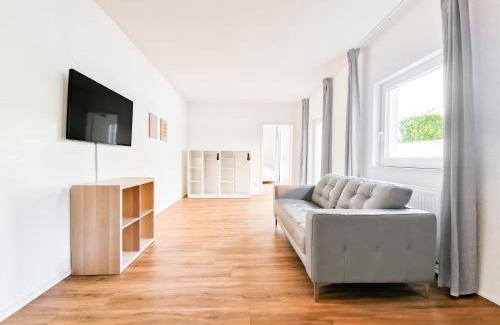 Krefeld Apartment | Tolstov Apartments - 2 Room Apartments - Terrace - 25 Min to Messe DUS