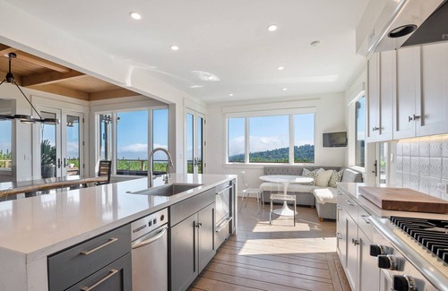 Mill Valley House | Top of the World Resort living in Mill Valley - Views from SF to Mt. Tam
