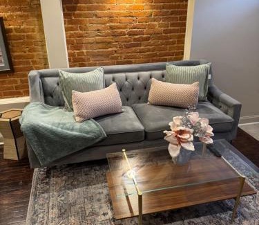 Downtown Baltimore Apartment | Townhouse in Baltimore