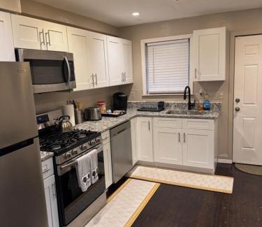 Downtown Baltimore Apartment | Townhouse in Baltimore