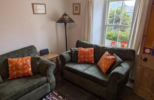 Mousehole House | Traditional Fisherman's Cottage with 3 bedrooms