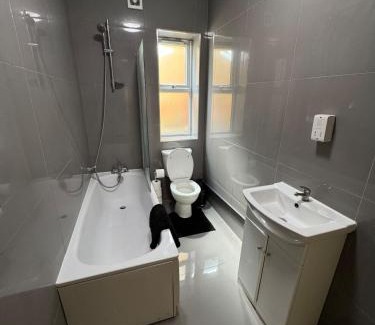 Gravesend Apartment | Tranquil 1BR in Gravesend