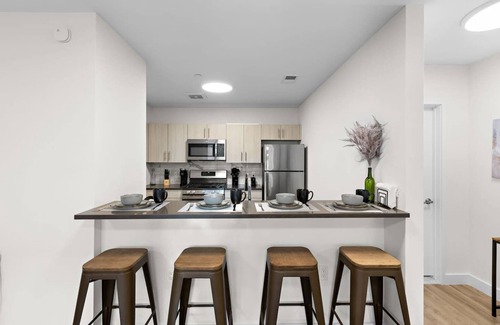 Orange Apartment | Tranquil ! 2BR Free Parking ! 30 min to NYC !