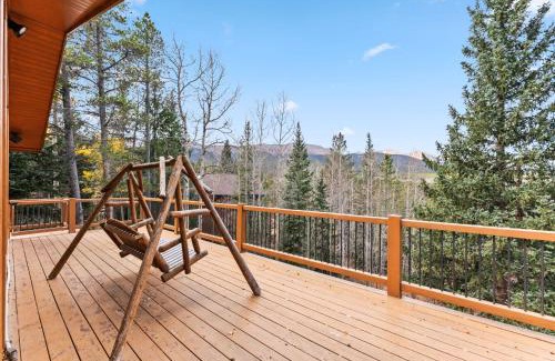 Breckenridge House | Tranquil 4BR on Peak 7 with Hot Tub Dog Friendly