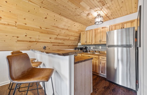 Cashes Valley Cabin | Tranquil Creek View A-frame Cabin