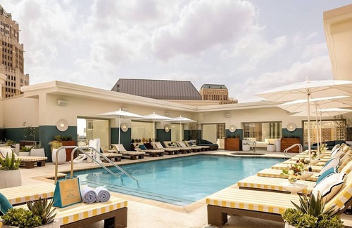 Downtown San Antonio Hotel | Tranquil Riverside Oasis! Dog-friendly Property w/Pool, Near Aztec Theatre