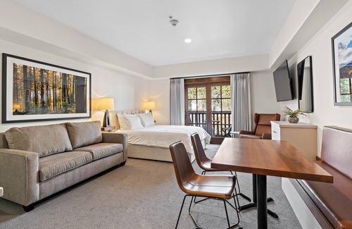 Tamarack Condo | Tranquil Studio with Balcony