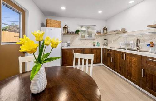 North Clairemont House | Travelers Retreat! Central-Coastal San Diego Location. Pet Friendly!