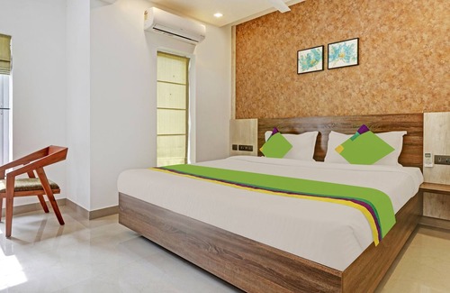 Guruvayur Hotel | Treebo Sreepathi Mayoogha