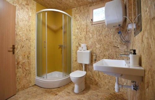 Razanac RV Rental | Treehouse in Ljubac