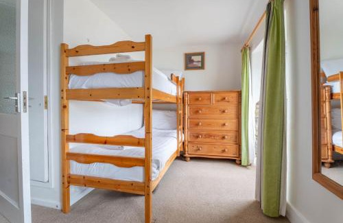 Tan-y-groes House | Trem y Don at Llangrannog Beach