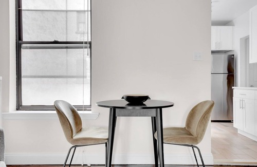 Brooklyn Heights Apartment | Trendy Brooklyn Heights 2BR w/Elevator, W/D & Bike Room, by Blueground