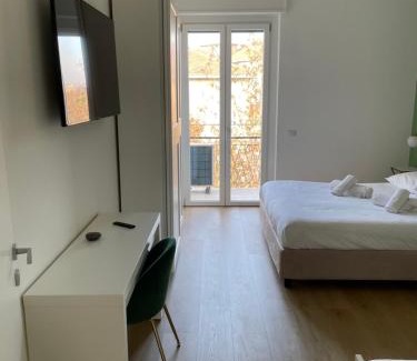 Lorenteggio Apartment | Trilocale con vista e due bagni Metro Blu Piazza Frattini