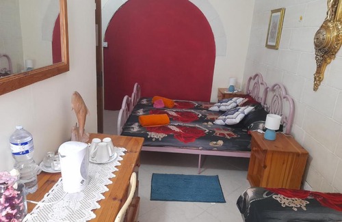 San Gwann House | Triple room with balcony