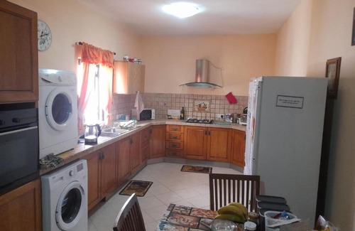 San Gwann House | Triple room with balcony