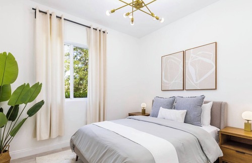 Richmond West House | Tropical Escape: 6BD Haven
