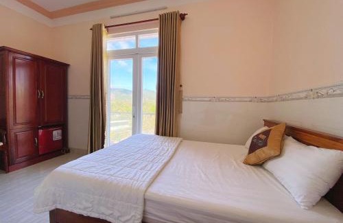 Con Son Hotel | Trung Hậu Hotel