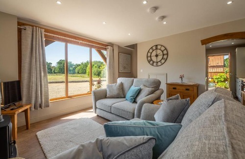 Aylsham House | Tudor Rose