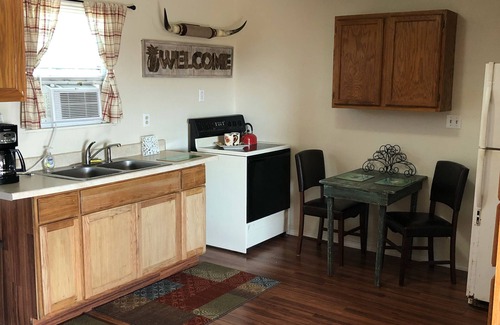 Sutherland Springs Cabin | Tumble Weed Cabin of Lonesome Wind Ranch