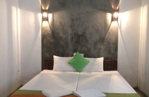 Thiranagama House | Turtles Rest and Curry Bowl