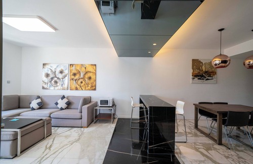 Xujiahui Bed & Breakfast | Tyms Bright 2BR 1BA Suite Xujiahui