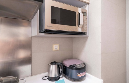 Xujiahui Bed & Breakfast | Tyms Spacious 2BR 1BA Apt Xuhui Metro