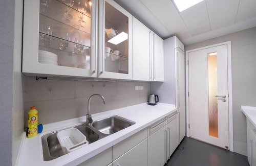 Xujiahui Bed & Breakfast | Tyms Stylish 3BR 2BA Apt Xujiahui Metro