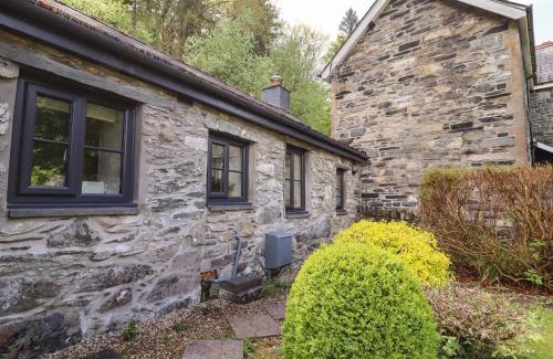 Gwynedd- Snowdonia House | Tyn Y Ffynnon