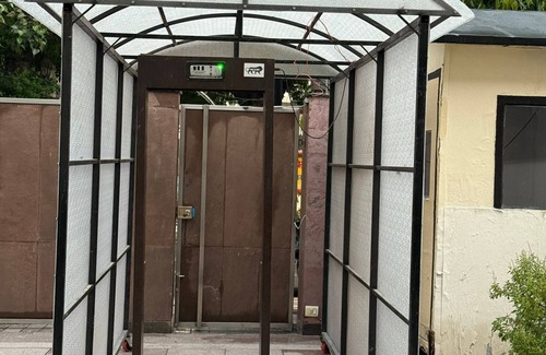 Connaught Place Apartment | UDS Villa - Next to VFS, Walking to Connaught Place