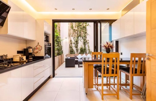 Semlalia Apartment | Un Loft Duplex Familial en Plein Coeur du Quartier Chic de Gueliz Avec Piscine !