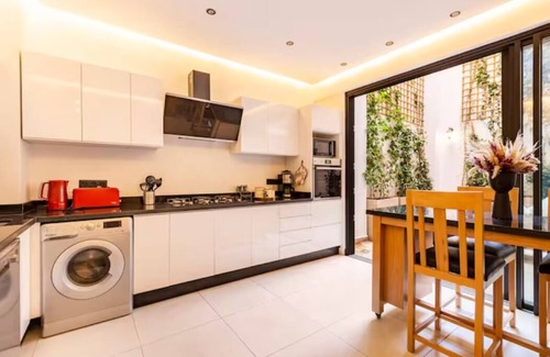 Semlalia Apartment | Un Loft Duplex Familial en Plein Coeur du Quartier Chic de Gueliz Avec Piscine !