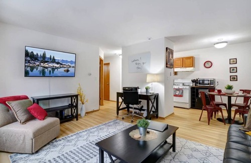 Wauwatosa Apartment | Underground Parking,Near Froedtert, King Bed, Fast WiFi