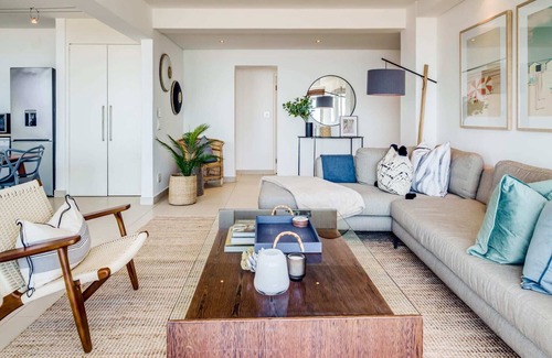 Mouille Point Apartment | Uninterrupted Ocean Views in Mouille Point (Atlantic Vistas)