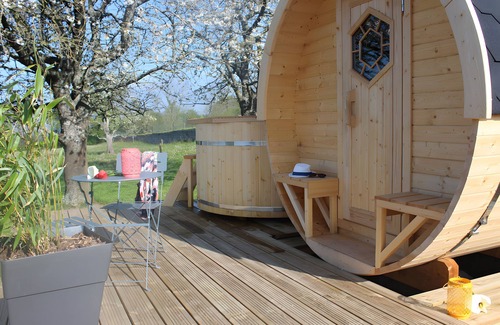Saint-Michel-Mont-Mercure Cabin | Unusual Barrel So'Happy - Papilles en escapade